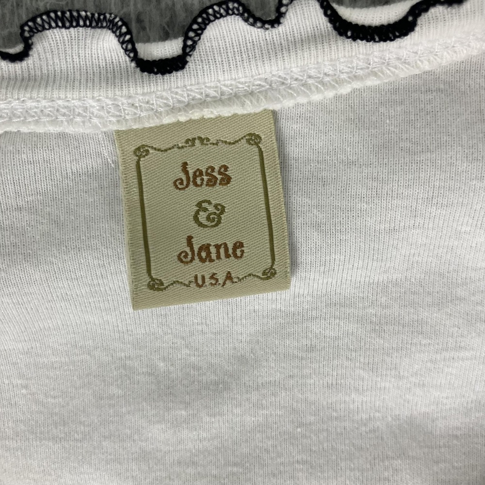 Jess & Jane Shirt Womens Large White Paris City Print Scoop Neck Jersey Ruffle - Picture 3 of 6